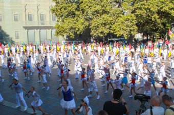 С днем рождения Одесса: На Думской площади торжественно поднят Флаг города (фото)