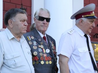 С днем рождения Одесса: На Думской площади торжественно поднят Флаг города (фото)