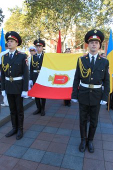 С днем рождения Одесса: На Думской площади торжественно поднят Флаг города (фото)