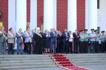 С днем рождения Одесса: На Думской площади торжественно поднят Флаг города (фото)