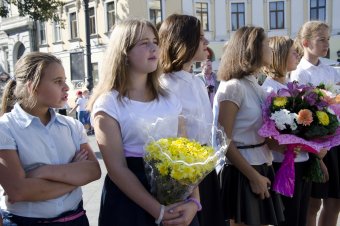 Почетные одесситы возложили цветы к памятникам основателям города (фото)