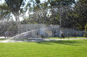 Завершается благоустройство разворотного кольца трамваев в районе Итальянского бульвара (фото)