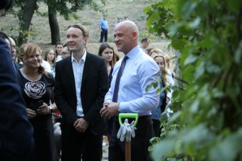 В Одессе заложили Аллею символов городов-побратимов (фото)
