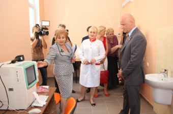 Мэр Одессы Геннадий Труханов открыл новую детскую поликлинику