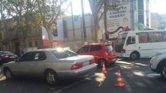Элитный автомобиль сбил беременную