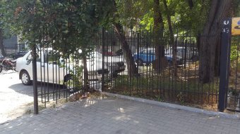 Забор-нахалстрой в Шампанском переулке снесен. Последует ли ответный ход «прихватизаторов»? (фото)
