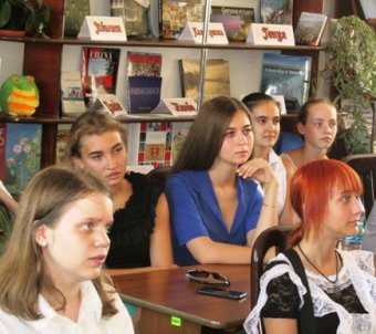 Одесские школьники писали свои имена иероглифами и здоровались по-японски