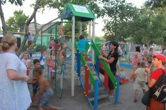 На Химической появилась новая детская площадка (фото)