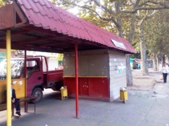 Одесские власти отчитываются о демонтаже незаконных торговых ларьков (фото)