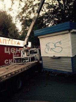 Одесские власти отчитываются о демонтаже незаконных торговых ларьков (фото)
