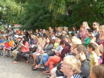 «Мы родом из Одессы, мы родом из Дворца…»