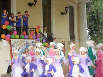 «Мы родом из Одессы, мы родом из Дворца…»