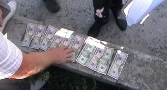 Майор милиции «погорел» на взятке в 500 долларов 
