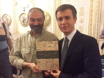 В Одессе презентовали книгу Олега Губаря об истории градостроительства (фото)