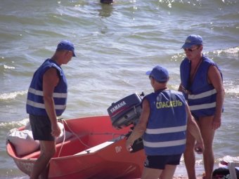 Одесские спасатели продолжают операции по спасению людей на воде (фото)