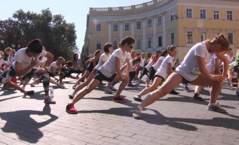 Одесситки сегодня бегали как девочки (фото)