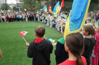 Открытие спортплощадки одесской школы №81 после реконструкции (фото)