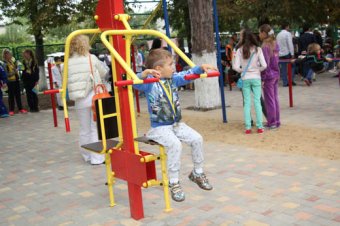 Открытие спортплощадки одесской школы №81 после реконструкции (фото)