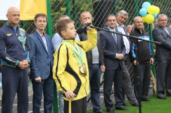 Открытие спортплощадки одесской школы №81 после реконструкции (фото)