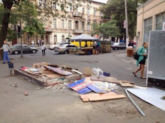 В Одессе демонтирован незаконный объект торговли (фото)
