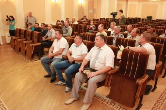 В одесской мэрии наградили спасателей