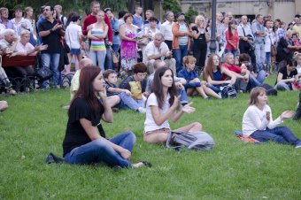 В Городском саду играет джаз