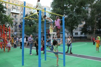 В Киевском районе открылся  мультифункциональный спорткомплекс (фото)