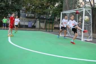 В Киевском районе открылся  мультифункциональный спорткомплекс (фото)