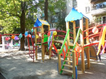 Уютная Одесса: На Фонтанской дороге после капремонта открылся ещё один двор (фото)