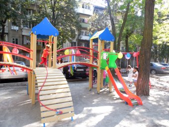 Уютная Одесса: На Фонтанской дороге после капремонта открылся ещё один двор (фото)