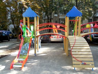 Уютная Одесса: На Фонтанской дороге после капремонта открылся ещё один двор (фото)