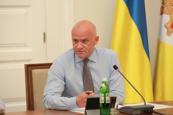 Геннадий Труханов распорядился улучшить качество работы дворников, обслуживающих городские парки