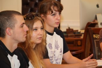 Геннадий Труханов встретился с одесскими студентами – разработчиками уникального болида (фото)