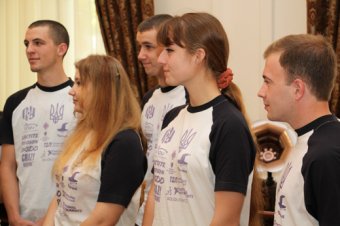 Геннадий Труханов встретился с одесскими студентами – разработчиками уникального болида (фото)