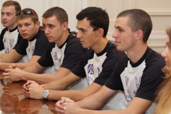 Геннадий Труханов встретился с одесскими студентами – разработчиками уникального болида (фото)