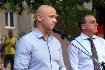 В Одессе продолжается комплексный ремонт межквартальных проездов (фото)