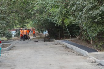 В Одессе продолжается комплексный ремонт межквартальных проездов (фото)