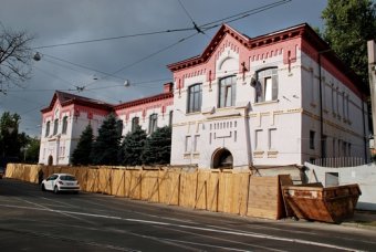 Продолжается капитальный ремонт Одесской детской поликлиники №7 (фото)