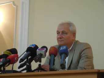 Александр Козловский: Новые окна в одесских квартирах, выбитых взрывной волной, будут установлены в ближайшие сутки