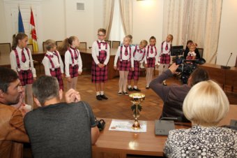 Геннадий Труханов встретился с "не дорослями" (фото)