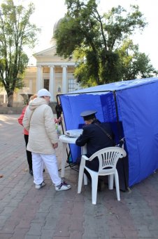 В Одессе снова возобновились нападения на агитационные палатки Оппозиционного блока