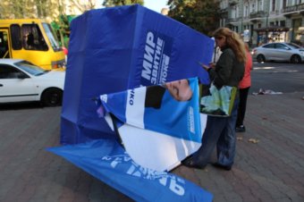 В Одессе снова возобновились нападения на агитационные палатки Оппозиционного блока
