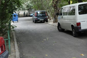 На ул. Ильфа и Петрова ведутся работы по ремонту межквартальных проездов (фото)