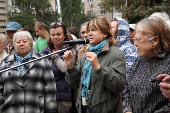 На улицах Глушко  и Ильфа и Петрова проводятся работы по благоустройству дворов (фото)