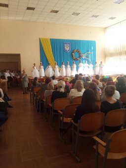 В одесских школах продолжают поздравлять учителей (фото)