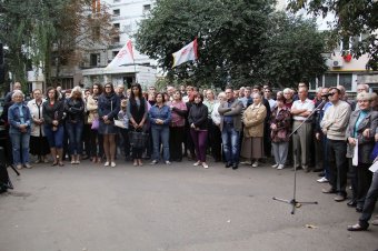 На Фонтанской дороге благоустраивают дворы (фото)