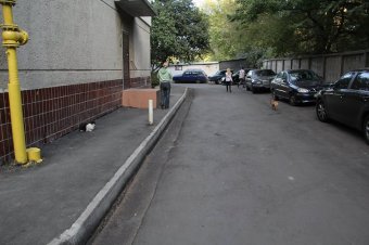 На Фонтанской дороге благоустраивают дворы (фото)