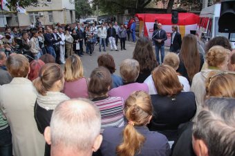 На Фонтанской дороге благоустраивают дворы (фото)