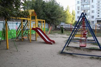 На Фонтанской дороге благоустраивают дворы (фото)