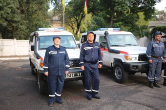 Одесские спасатели получили в подарок от немецких коллег автомобили "скорой помощи" (фото)